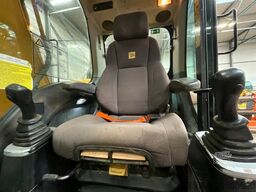 JCB JS 130 LC