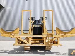 Caterpillar D8T Pipe carrier