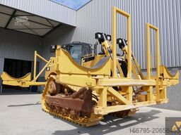 Caterpillar D8T Pipe carrier