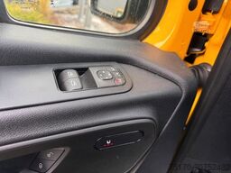 MERCEDES-BENZ eSprinter 312 DHL Regal KEP-Ausbau