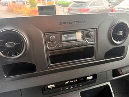 MERCEDES-BENZ eSprinter 312 DHL Regal KEP-Ausbau