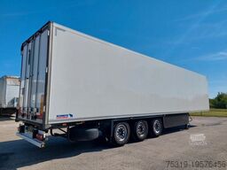 SCHMITZ CARGOBULL SKO24 ThermoKing SLXi 300