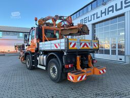 Mercedes-Benz Unimog U 427 mit Mulag Kombinationmähwerk MKM 700