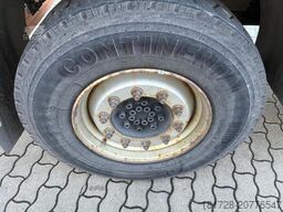 Mercedes-Benz Unimog U 427 mit Mulag Kombinationmähwerk MKM 700