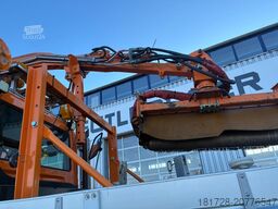 Mercedes-Benz Unimog U 427 mit Mulag Kombinationmähwerk MKM 700