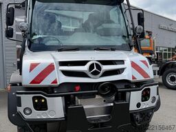 Mercedes-Benz Unimog U535 4X4 3350