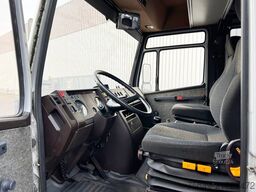 Mercedes-Benz 711 D-KA 4x2 711 D-KA 4x2, Standklima, 11-Sitze, 2 x on stock