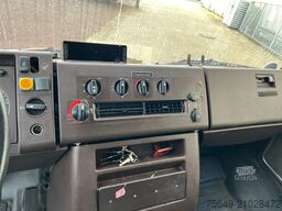 Mercedes-Benz 711 D-KA 4x2 711 D-KA 4x2, Standklima, 11-Sitze, 2 x on stock