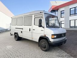 Mercedes-Benz 711 D-KA 4x2 711 D-KA 4x2, Standklima, 11-Sitze, 2 x on stock