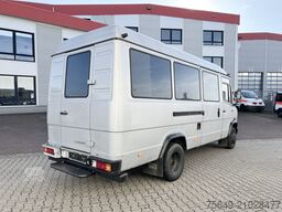 Mercedes-Benz 711 D-KA 4x2 711 D-KA 4x2, Standklima, 11-Sitze, 2 x on stock