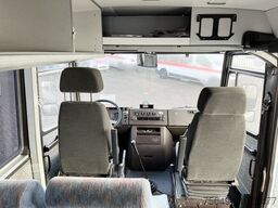 Mercedes-Benz 711 D-KA 4x2 711 D-KA 4x2, Standklima, 11-Sitze, 2 x on stock