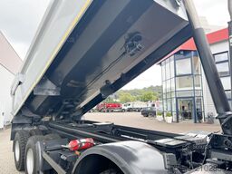 Tatra Phoenix 8x8 Phoenix 8x8, Stahlmulde ca. 22m³, hydr. Heckklappe