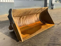 ZFE Side-Tilting bucket for CAT 908 SW