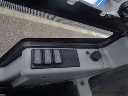 CATERPILLAR 301.7D SW + Schaufel