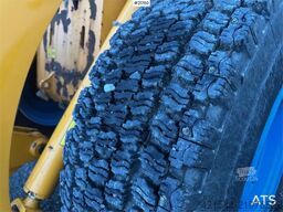 Venieri 7.63C wheel loader w/original bucket