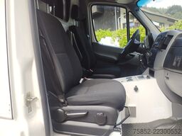 Mercedes-Benz 519 CDI Sprinter 6 Zylinder V-Motor RTW