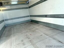 MERCEDES-BENZ Atego 821/ mit Heizfunktion, isoliert/ 3-Sitzer