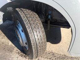 MERCEDES-BENZ Atego 821/ mit Heizfunktion, isoliert/ 3-Sitzer