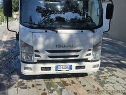 Isuzu M21