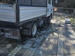 Isuzu M21
