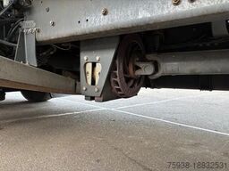 Renault D 19 D320 SLEEPERCAB 4x2 LAMBERET / THERMOKING ...