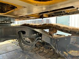 Caterpillar 365CL Material Handling