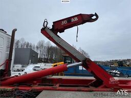 Volvo FH16 tridem hook loader with Joab hook with articu