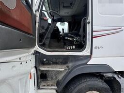 Volvo FH16 tridem hook loader with Joab hook with articu