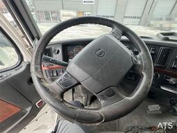 Volvo FH16 tridem hook loader with Joab hook with articu