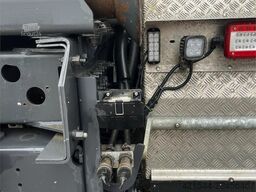 Volvo FH700 Tridem hooklift truck – crane hydraulics – 3