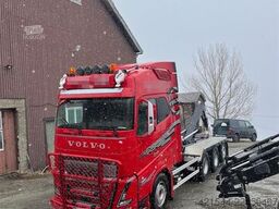Volvo FH700 Tridem hooklift truck – crane hydraulics – 3