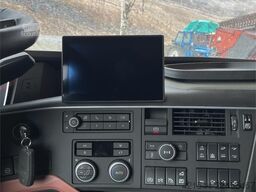 Volvo FH700 Tridem hooklift truck – crane hydraulics – 3