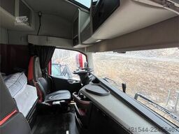 Volvo FH700 Tridem hooklift truck – crane hydraulics – 3