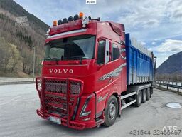Volvo FH700 Tridem hooklift truck – crane hydraulics – 3