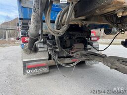 Volvo FH700 Tridem hooklift truck – crane hydraulics – 3