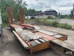 Broshuis Machine Semi-Trailer – with hydraulic loading ramp