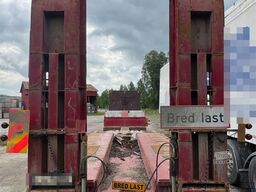 Broshuis Machine Semi-Trailer – with hydraulic loading ramp