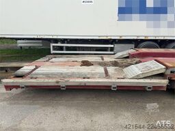 Broshuis Machine Semi-Trailer – with hydraulic loading ramp