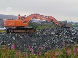 Daewoo SL220LC-V Excavator with Tooth Bucket