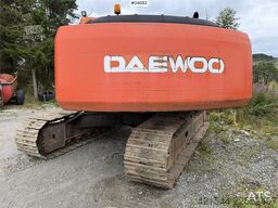 Daewoo SL220LC-V Excavator with Tooth Bucket