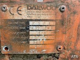 Daewoo SL220LC-V Excavator with Tooth Bucket
