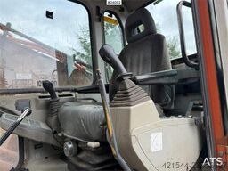 Daewoo SL220LC-V Excavator with Tooth Bucket