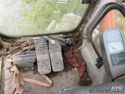 Daewoo SL220LC-V Excavator with Tooth Bucket