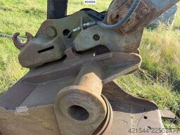 Volvo EC230 Excavator with Tooth Bucket WATCH VIDEO