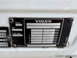 VOLVO FM 330 6x2*4 Side opening 8.7 m