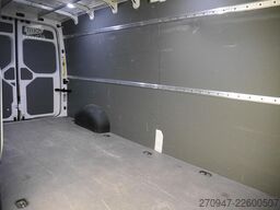 VW Crafter Kasten 35 L4H3 NAV RFK äden