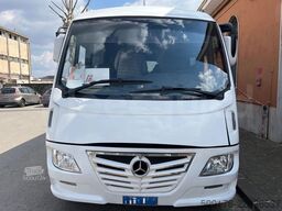 Mercedes-Benz 818
