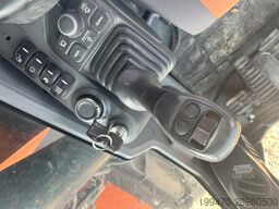 Doosan DX140LCR-5 with PowerTilt OQ65 quickcoupler (without bucket)
