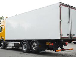 SCANIA R450 6×2 / 5-row hook refrigeration