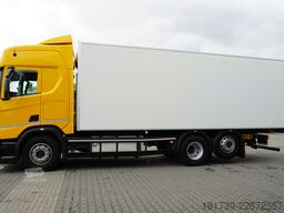 SCANIA R450 6×2 / 5-row hook refrigeration